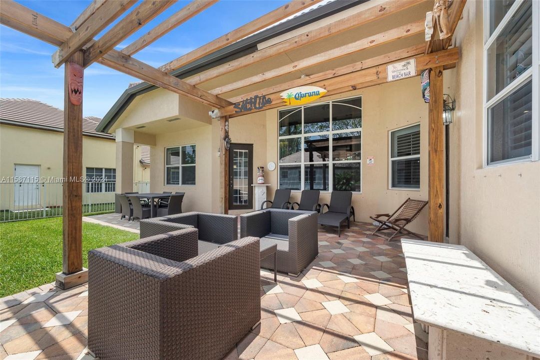 Recently Sold: $1,175,000 (4 beds, 4 baths, 2948 Square Feet)