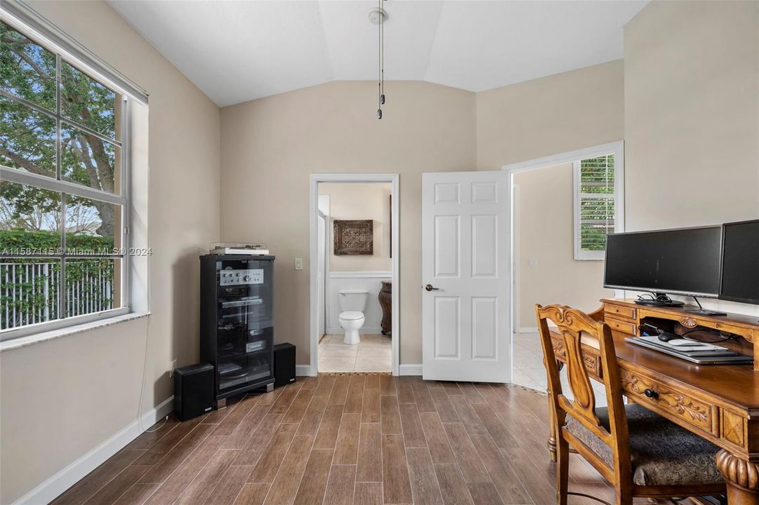 Recently Sold: $1,175,000 (4 beds, 4 baths, 2948 Square Feet)