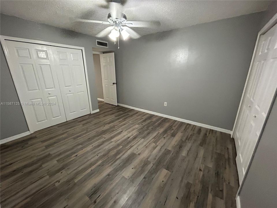 For Rent: $1,300 (1 beds, 1 baths, 785 Square Feet)