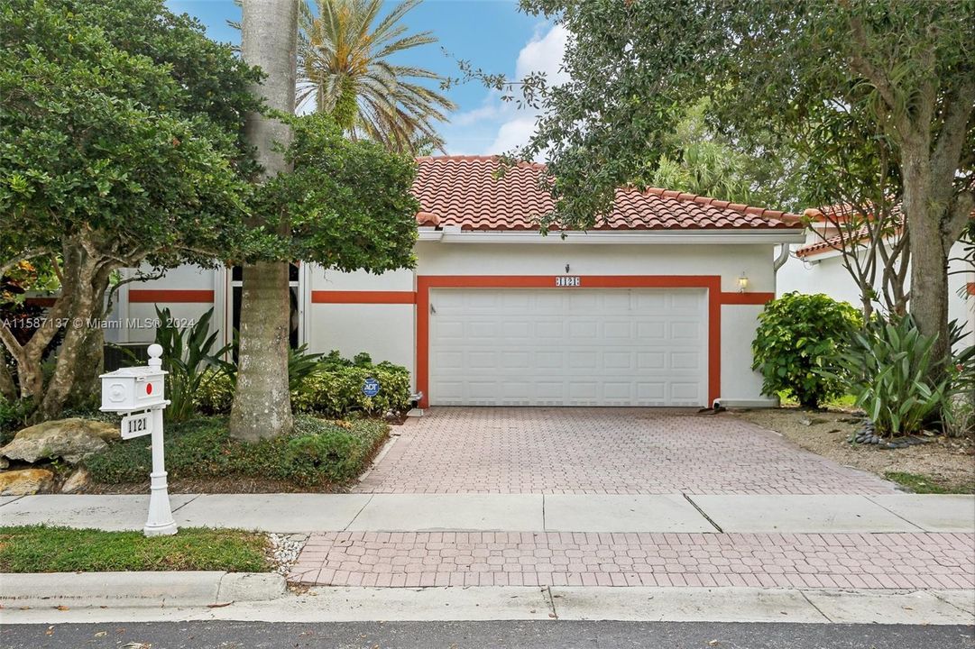 Recently Sold: $829,900 (3 beds, 2 baths, 2248 Square Feet)