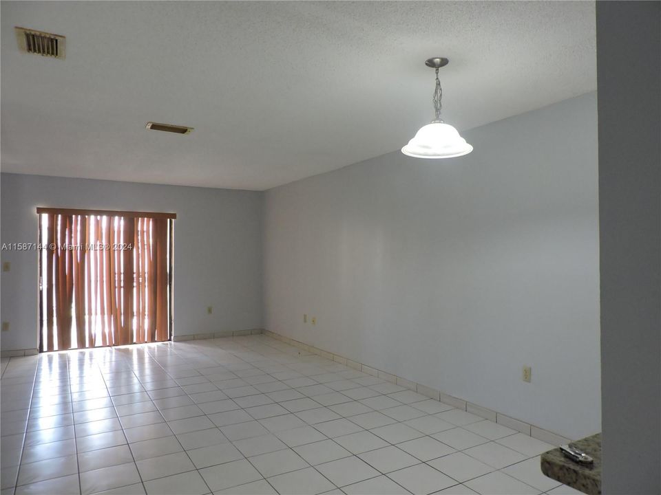 Active With Contract: $2,450 (2 beds, 2 baths, 920 Square Feet)