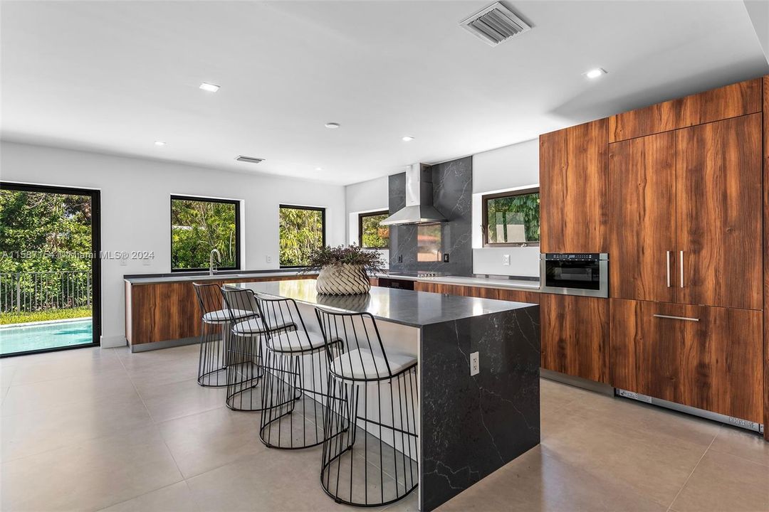 Active With Contract: $2,550,000 (4 beds, 4 baths, 3128 Square Feet)