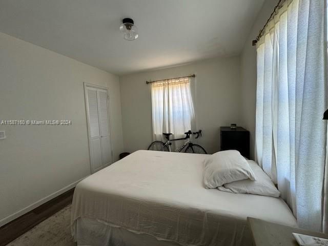 For Rent: $2,750 (2 beds, 1 baths, 800 Square Feet)