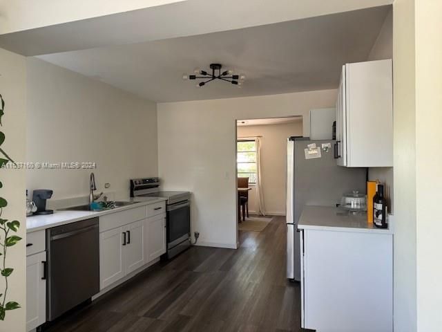 For Rent: $2,750 (2 beds, 1 baths, 800 Square Feet)