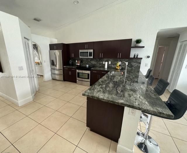 Recently Rented: $4,300 (3 beds, 2 baths, 2020 Square Feet)