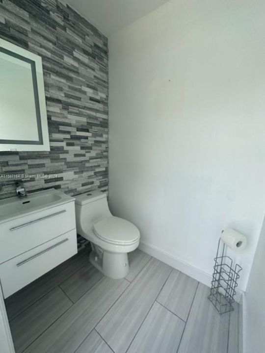 Recently Rented: $4,300 (3 beds, 2 baths, 2020 Square Feet)