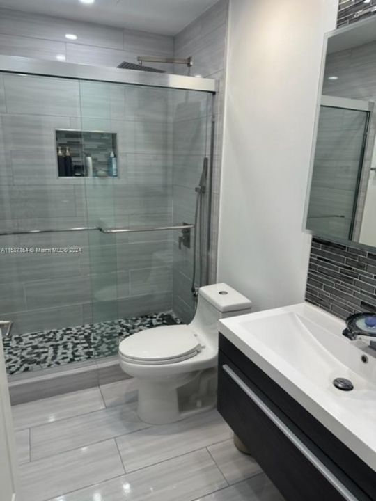 Recently Rented: $4,300 (3 beds, 2 baths, 2020 Square Feet)