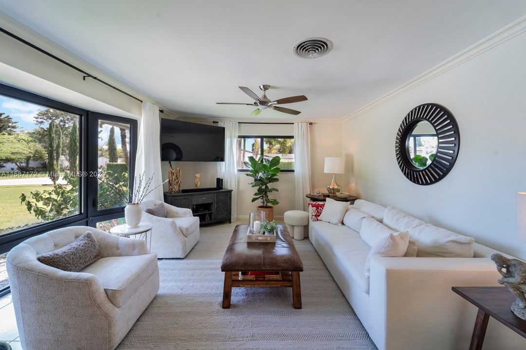 Active With Contract: $1,139,000 (3 beds, 2 baths, 2019 Square Feet)