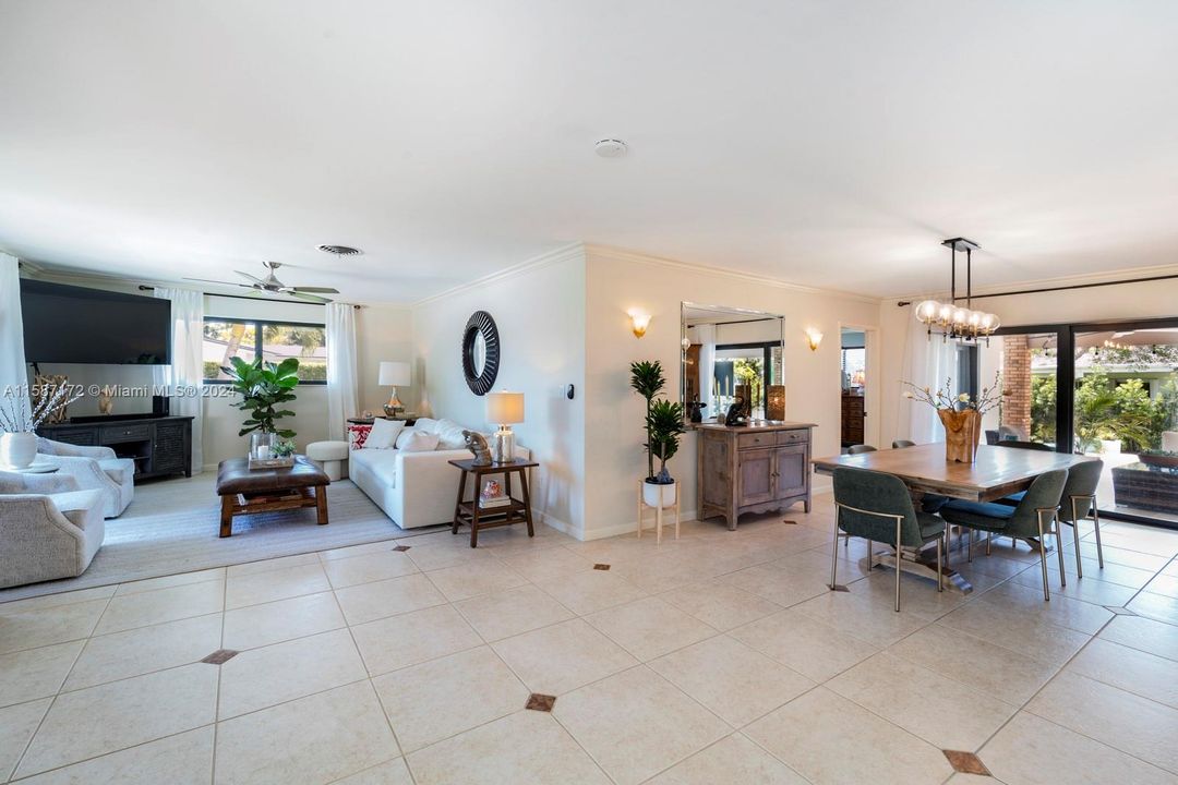 Active With Contract: $1,139,000 (3 beds, 2 baths, 2019 Square Feet)