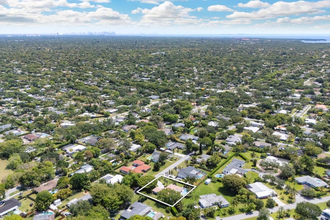 Active With Contract: $1,139,000 (3 beds, 2 baths, 2019 Square Feet)