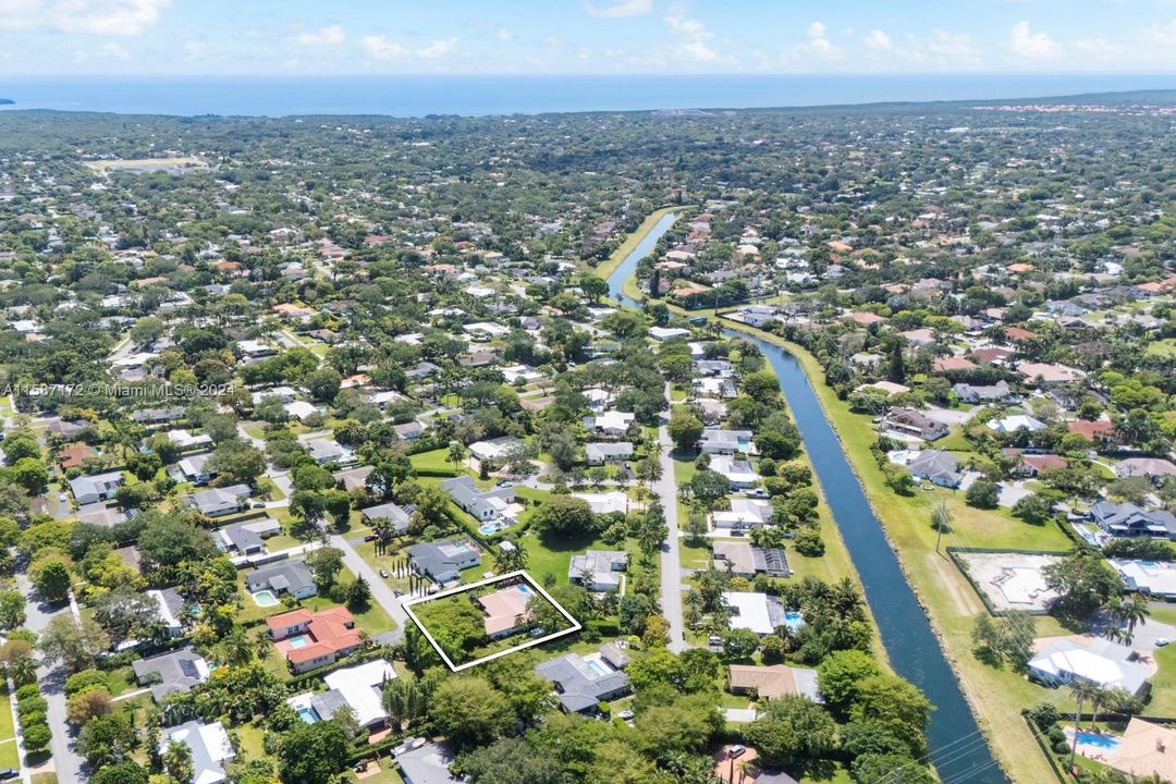 Active With Contract: $1,139,000 (3 beds, 2 baths, 2019 Square Feet)