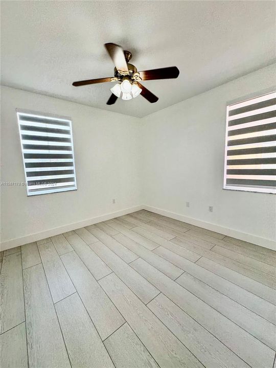 Recently Rented: $3,900 (3 beds, 2 baths, 2039 Square Feet)