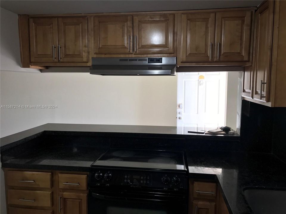 For Sale: $268,000 (1 beds, 1 baths, 1149 Square Feet)