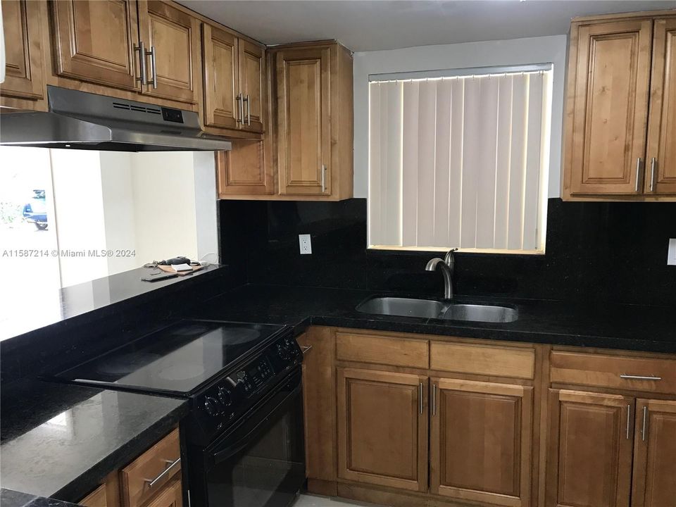 For Sale: $268,000 (1 beds, 1 baths, 1149 Square Feet)