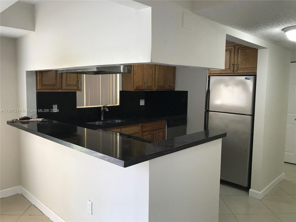 For Sale: $268,000 (1 beds, 1 baths, 1149 Square Feet)