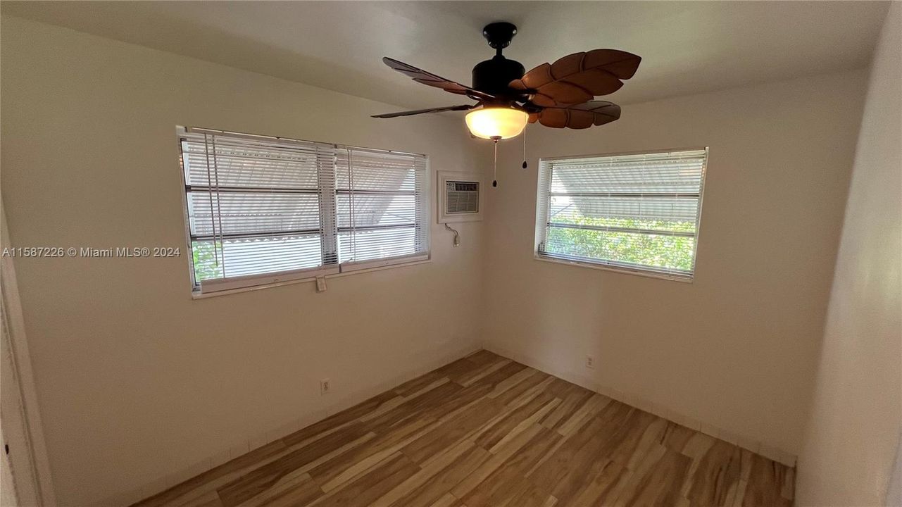 Recently Rented: $1,850 (2 beds, 1 baths, 640 Square Feet)
