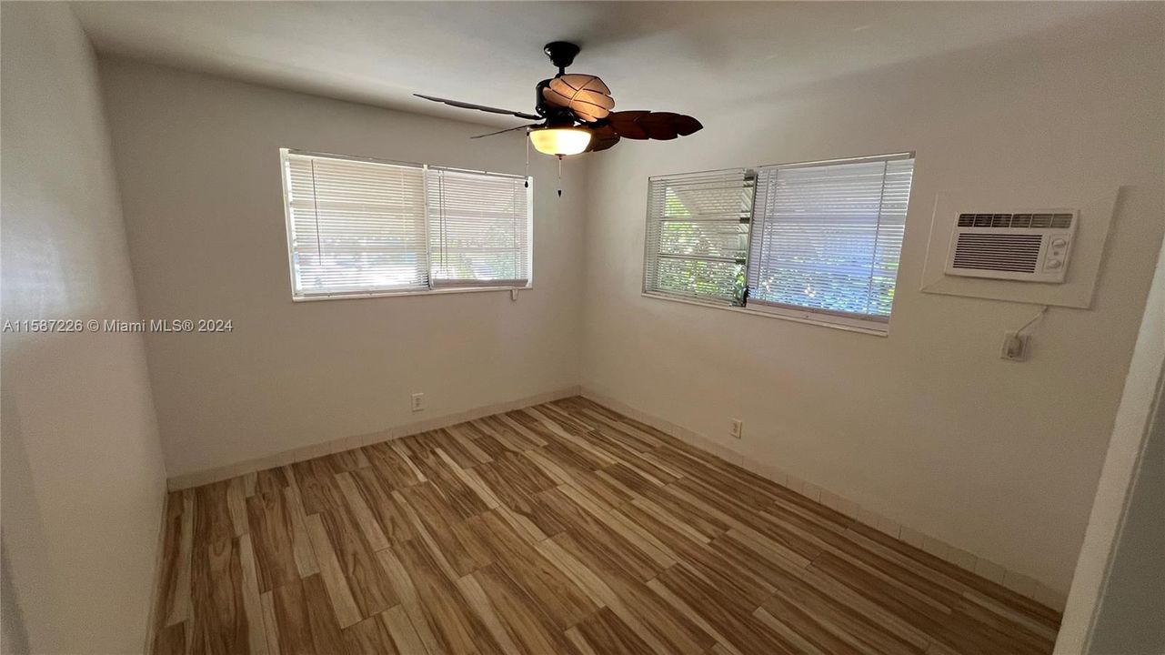 Recently Rented: $1,850 (2 beds, 1 baths, 640 Square Feet)