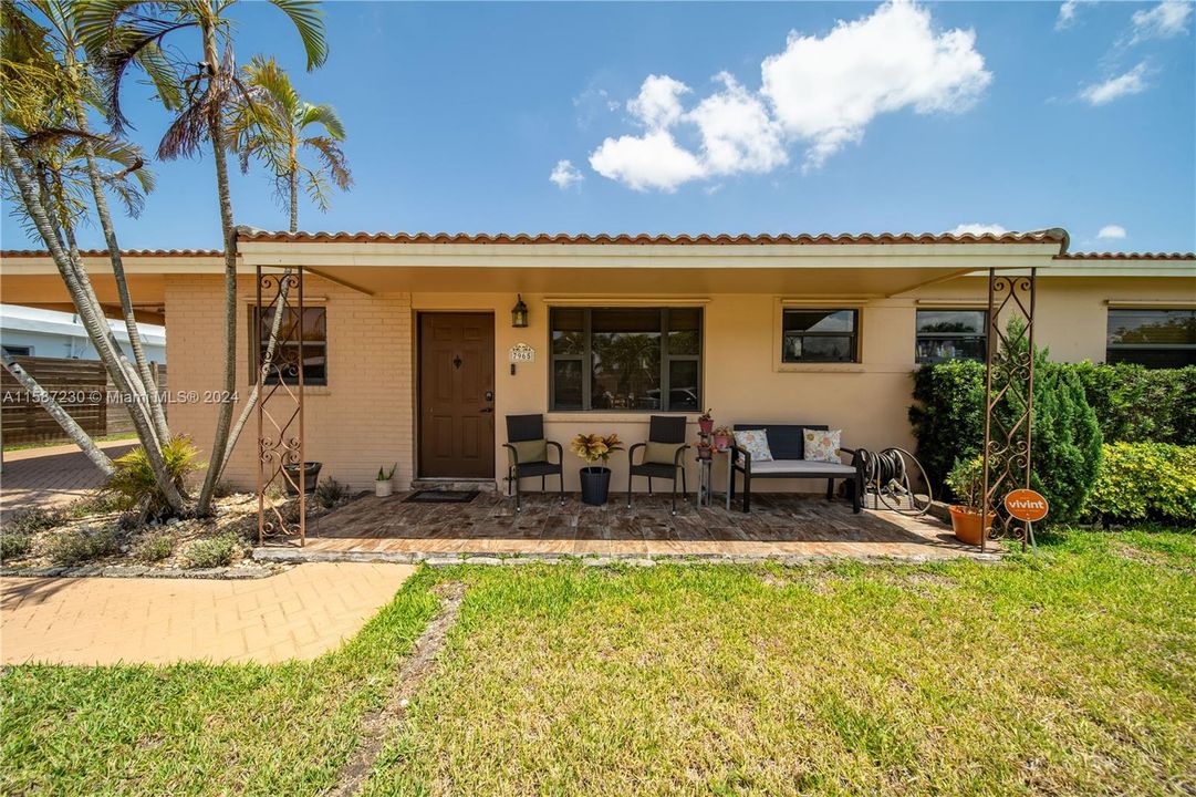 Recently Sold: $620,000 (3 beds, 2 baths, 1546 Square Feet)