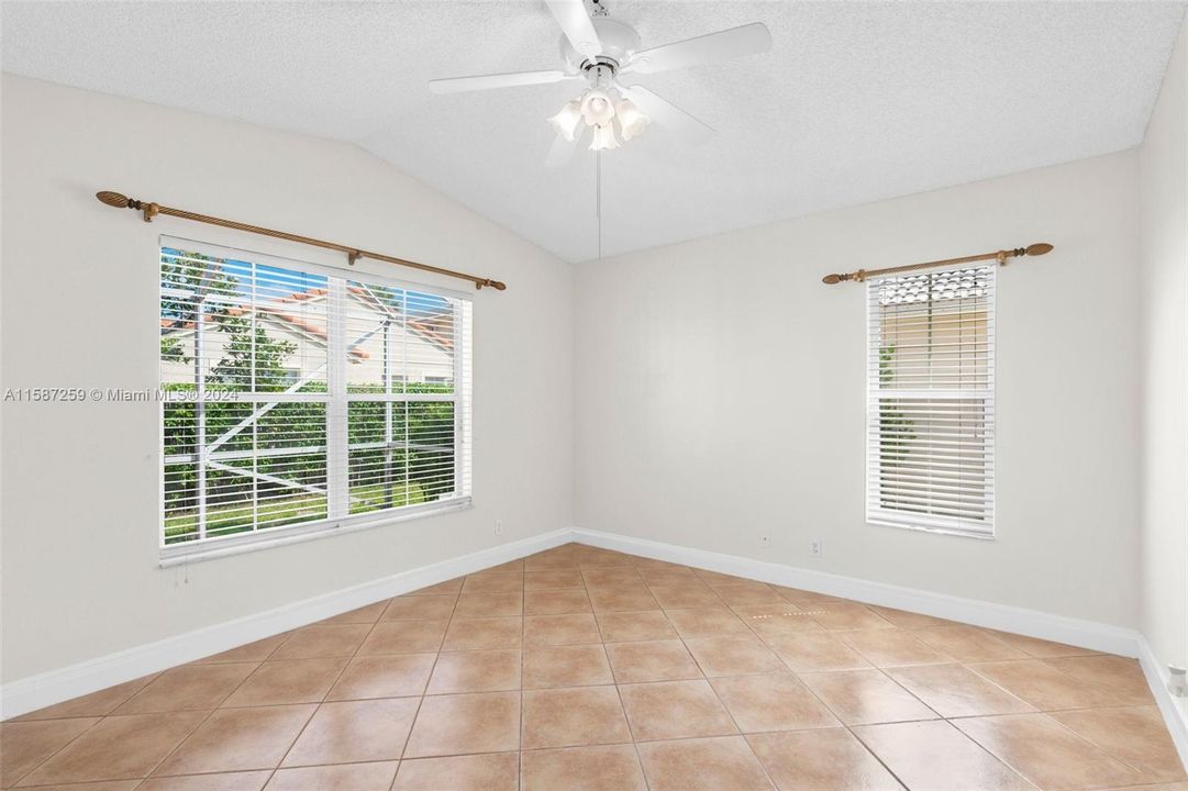 Active With Contract: $3,500 (3 beds, 2 baths, 1665 Square Feet)