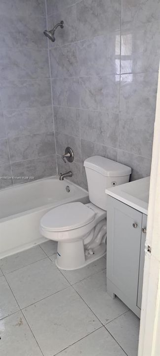 Recently Rented: $2,800 (3 beds, 1 baths, 1015 Square Feet)