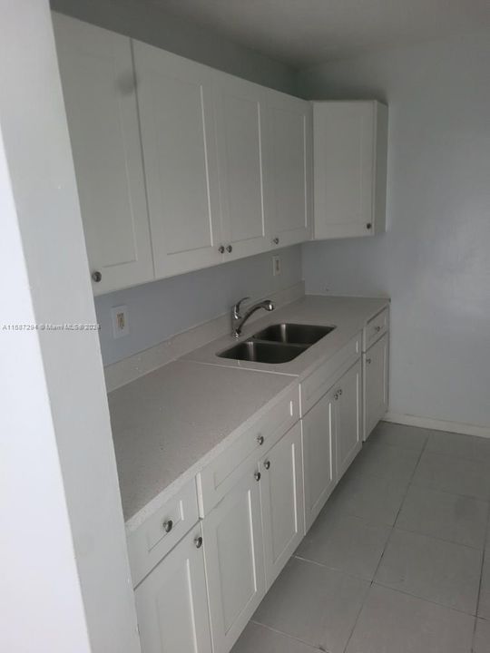 Recently Rented: $2,800 (3 beds, 1 baths, 1015 Square Feet)
