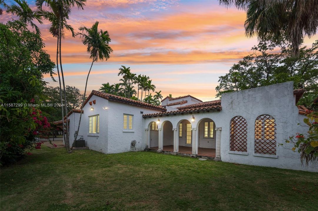 For Sale: $2,780,000 (3 beds, 3 baths, 3453 Square Feet)