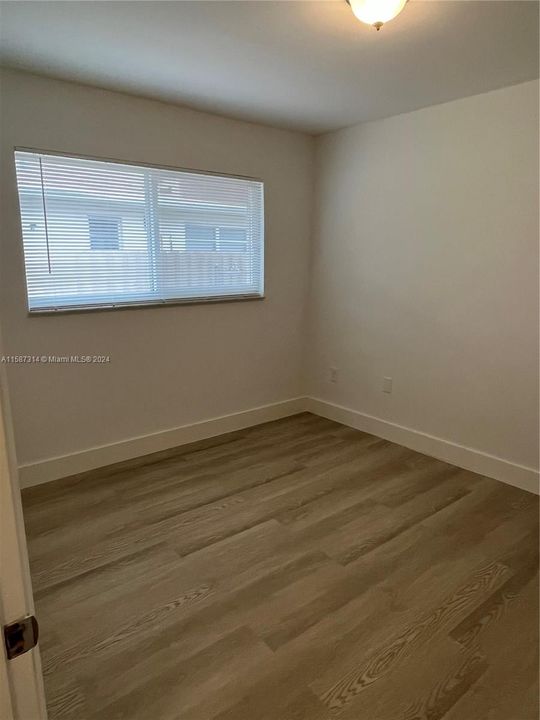 Recently Rented: $2,700 (2 beds, 1 baths, 1820 Square Feet)