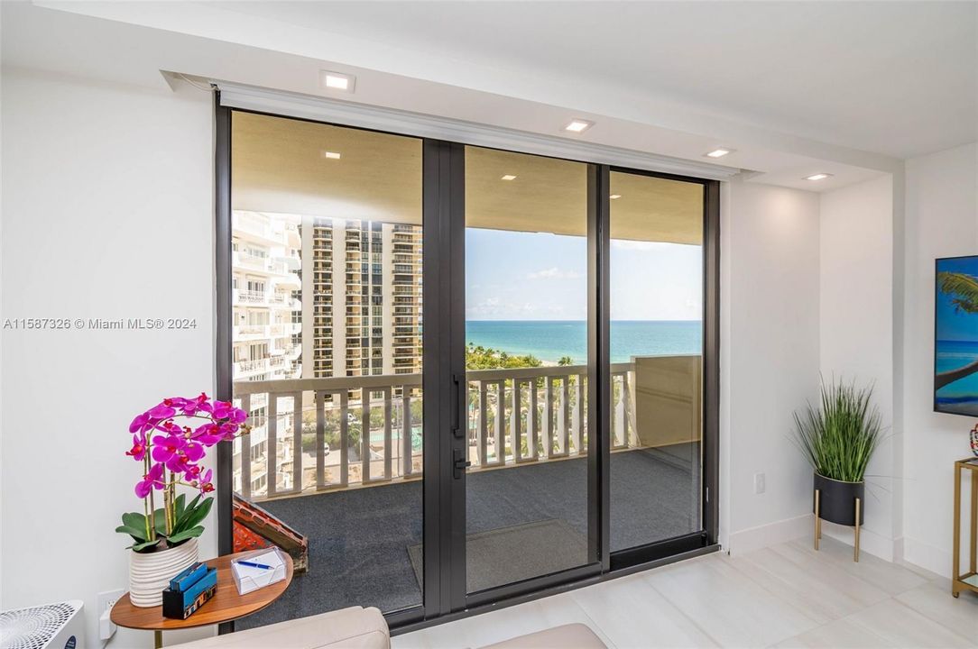 For Sale: $1,685,000 (2 beds, 2 baths, 1388 Square Feet)