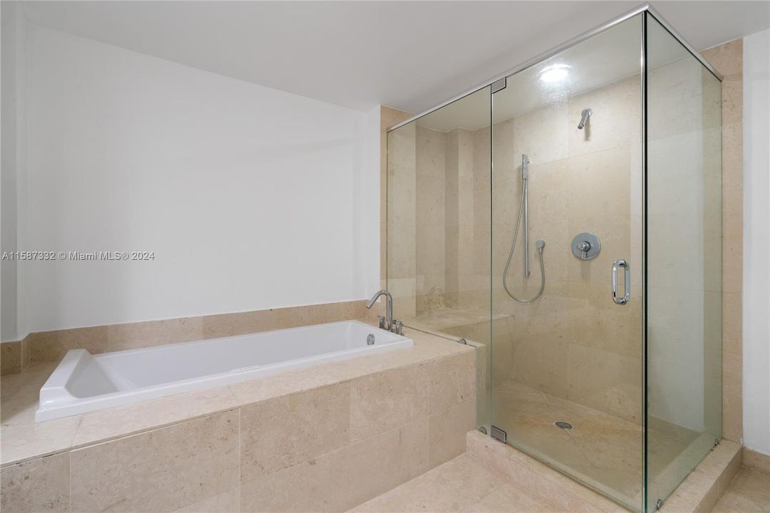 最近租的: $6,000 (2 贝兹, 2 浴室, 1290 平方英尺)