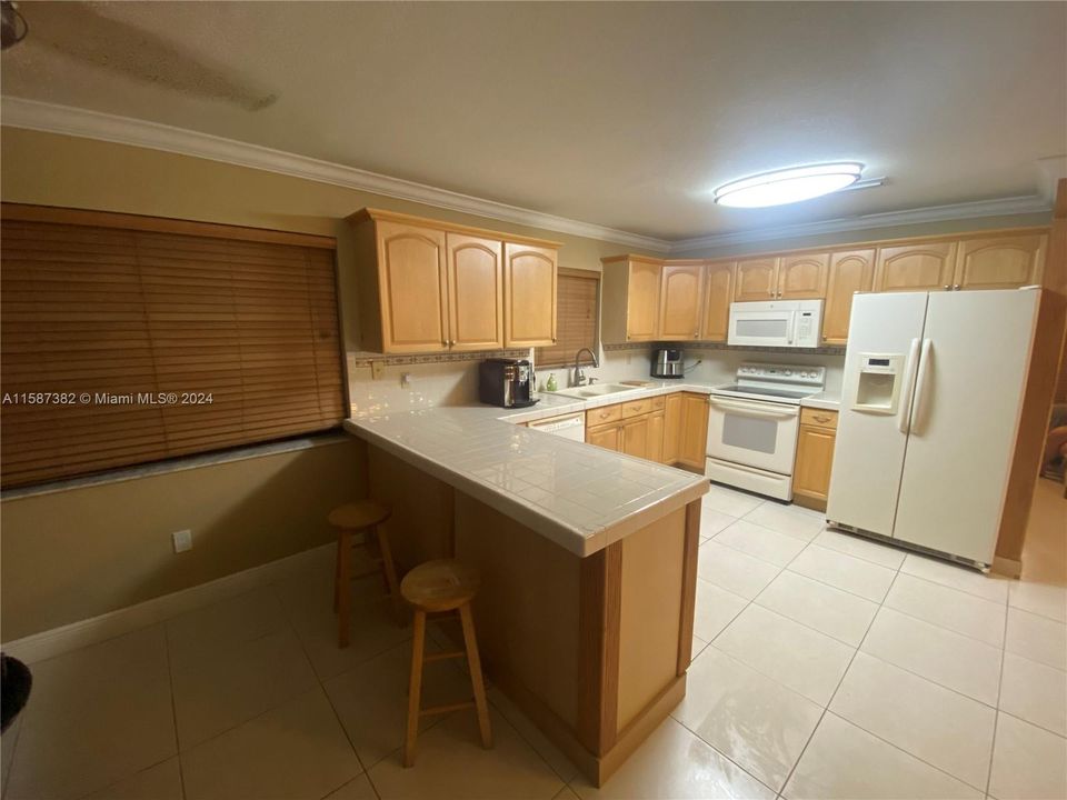 For Rent: $5,500 (3 beds, 3 baths, 2390 Square Feet)
