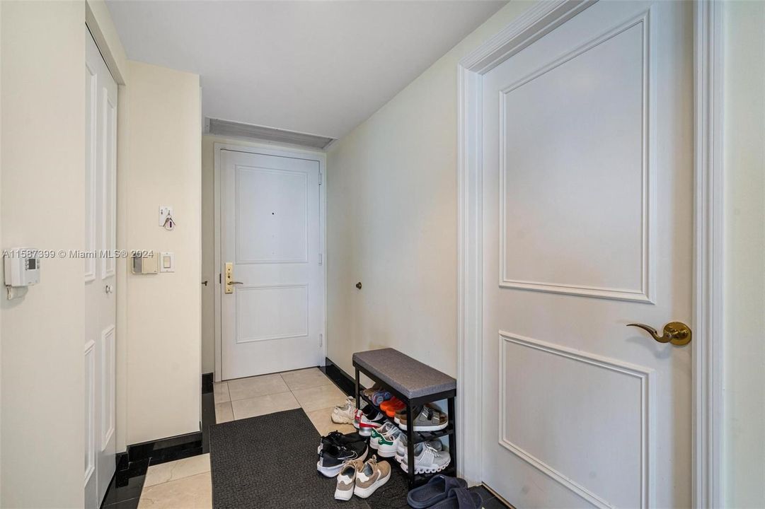 For Sale: $1,700,000 (2 beds, 2 baths, 1380 Square Feet)