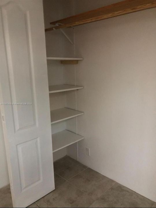 En Venta: $157,000 (3 camas, 2 baños, 1586 Pies cuadrados)