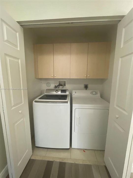 For Rent: $3,200 (3 beds, 2 baths, 1793 Square Feet)