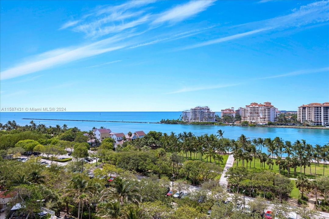 For Sale: $4,250,000 (3 beds, 2 baths, 2340 Square Feet)