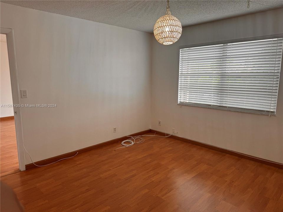For Rent: $2,150 (2 beds, 2 baths, 970 Square Feet)