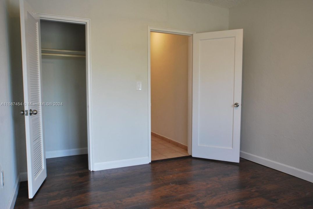 For Sale: $239,000 (1 beds, 1 baths, 580 Square Feet)