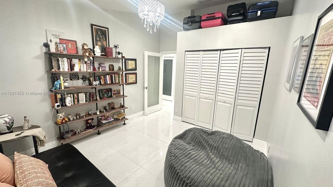 En Venta: $799,900 (3 camas, 2 baños, 1731 Pies cuadrados)