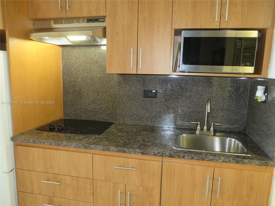 En Venta: $165,000 (0 camas, 1 baños, 360 Pies cuadrados)