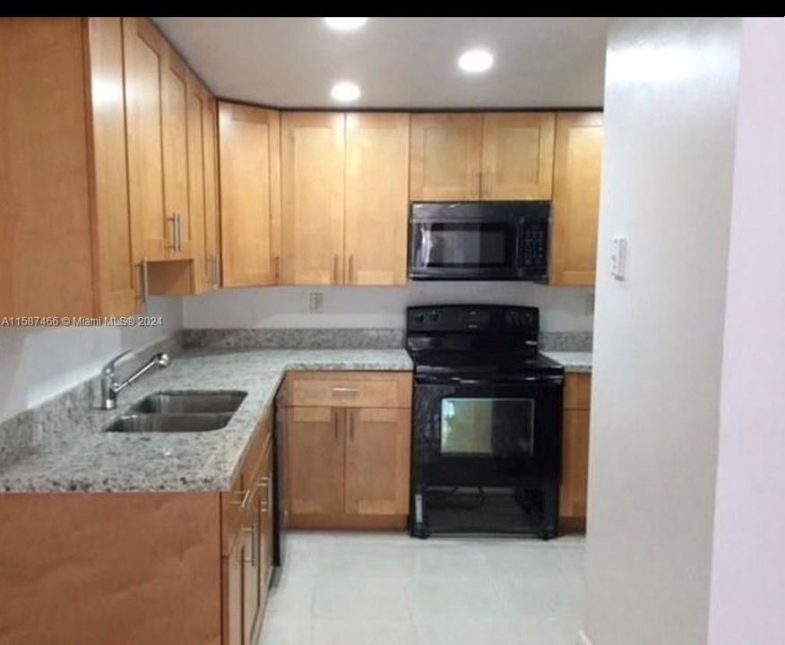Recently Rented: $1,875 (1 beds, 1 baths, 870 Square Feet)