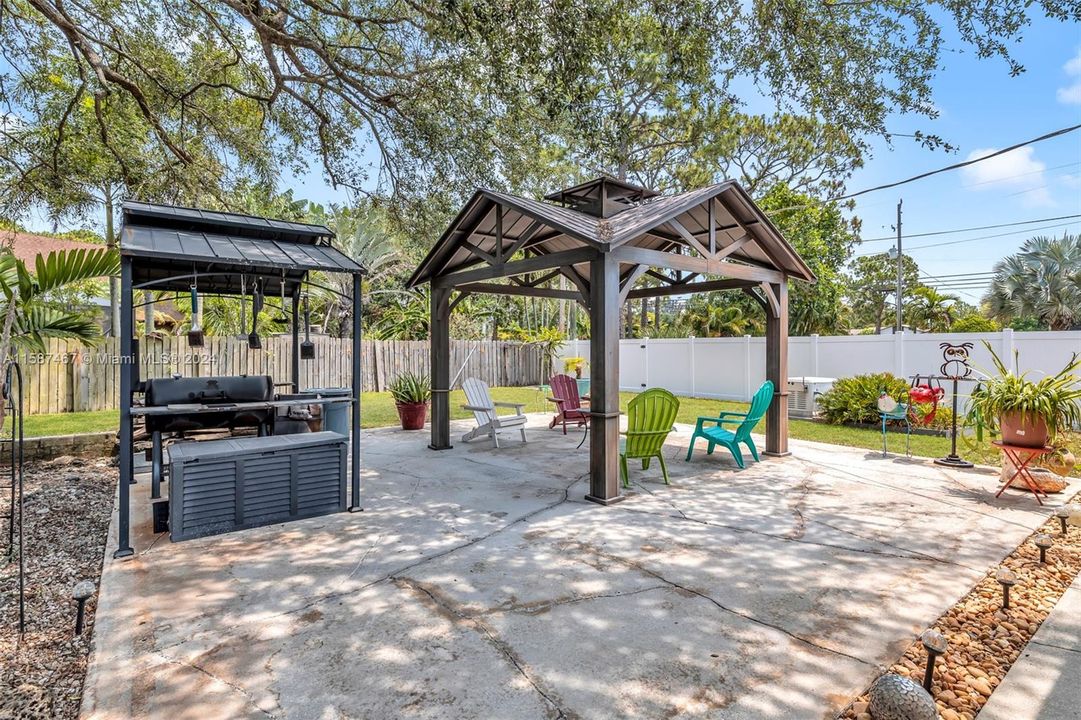 Tons of fun in this great outdoor space!