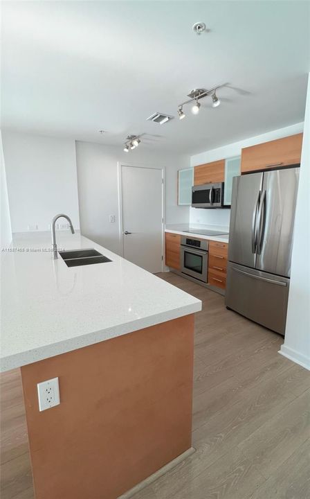 For Rent: $4,400 (2 beds, 2 baths, 1142 Square Feet)