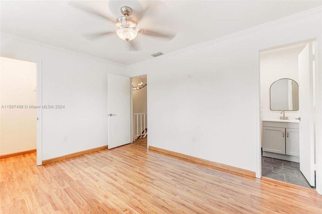 Active With Contract: $3,000 (2 beds, 2 baths, 1282 Square Feet)