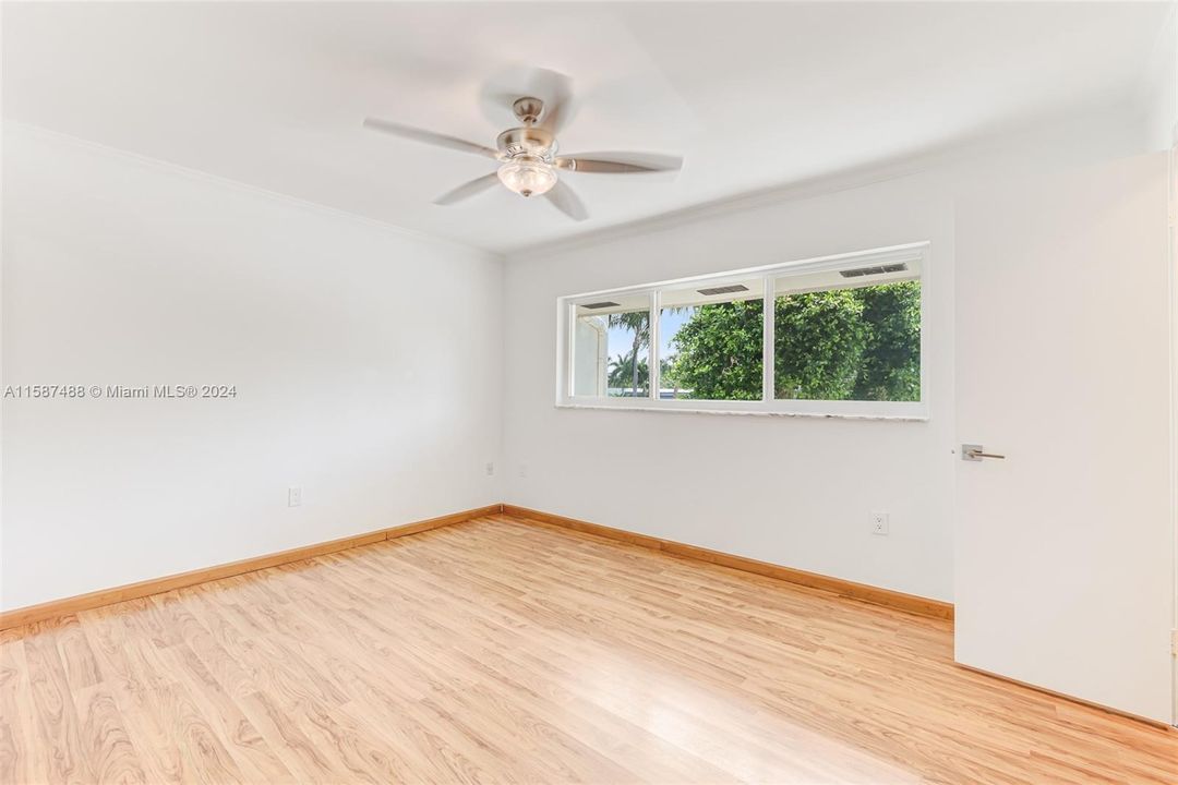 Recently Rented: $3,000 (2 beds, 2 baths, 1282 Square Feet)