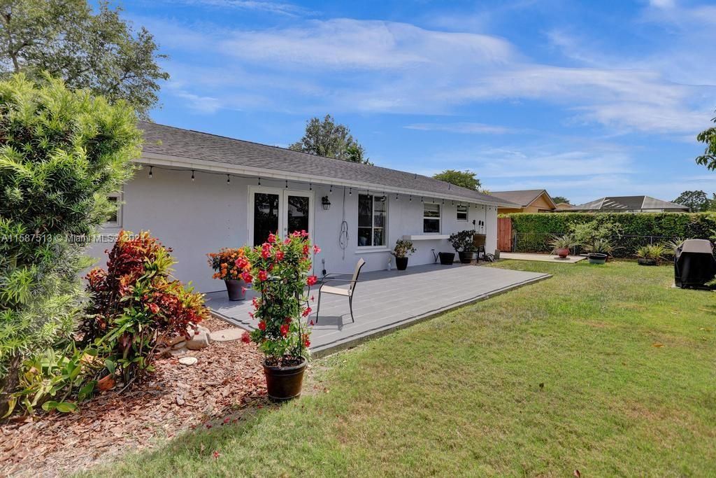 huge side yards AND large back yard with room for pool