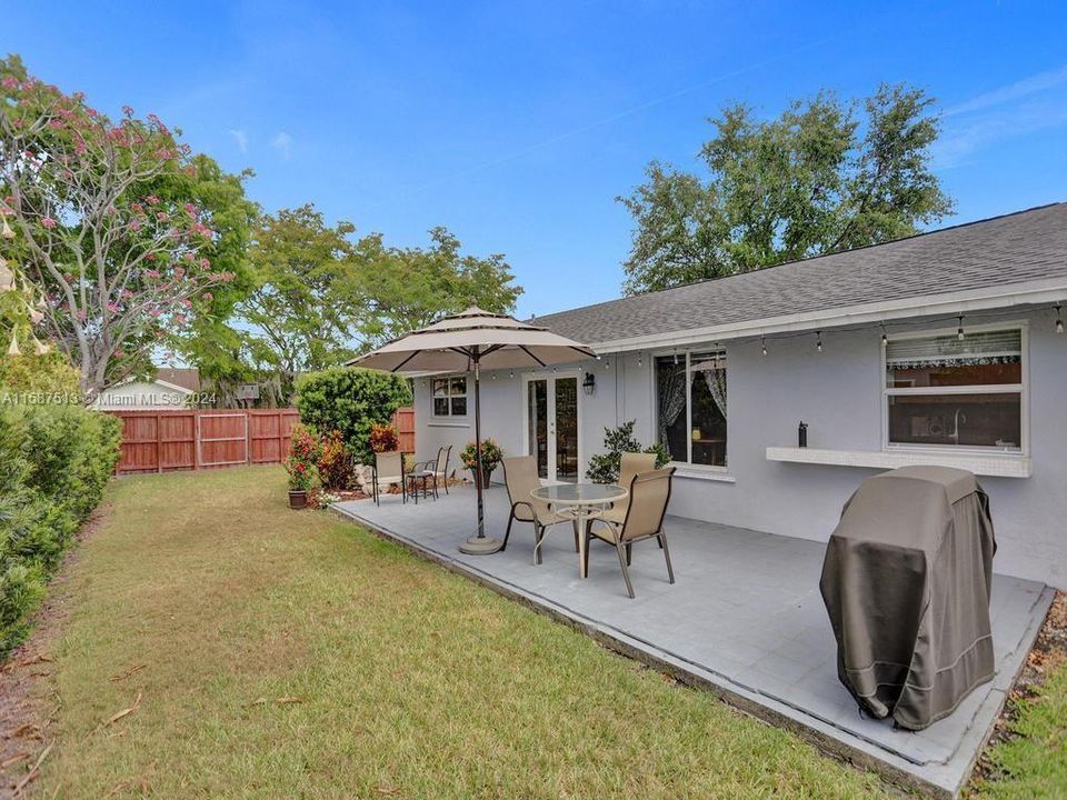 Active With Contract: $749,900 (4 beds, 2 baths, 1833 Square Feet)