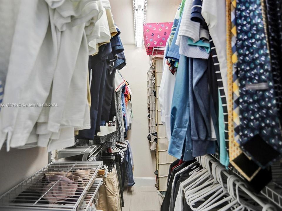 Huge master bedroom walk-in closet