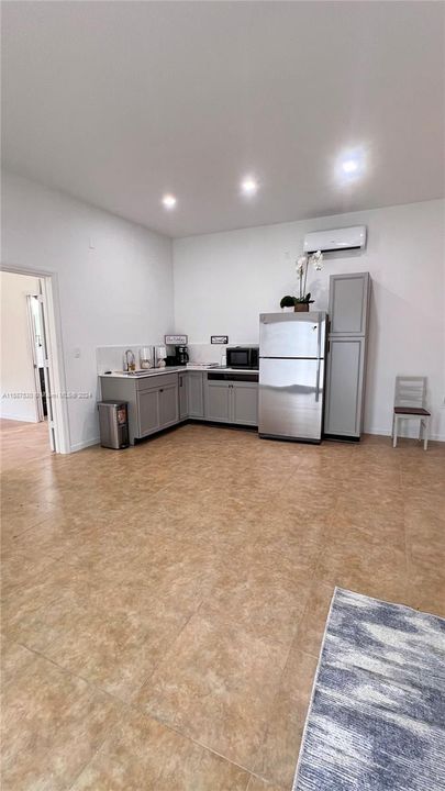 Recently Rented: $1,800 (1 beds, 1 baths, 3712 Square Feet)