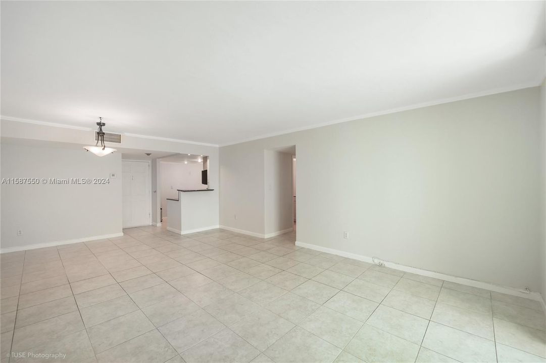 Recently Sold: $465,000 (2 beds, 2 baths, 1085 Square Feet)