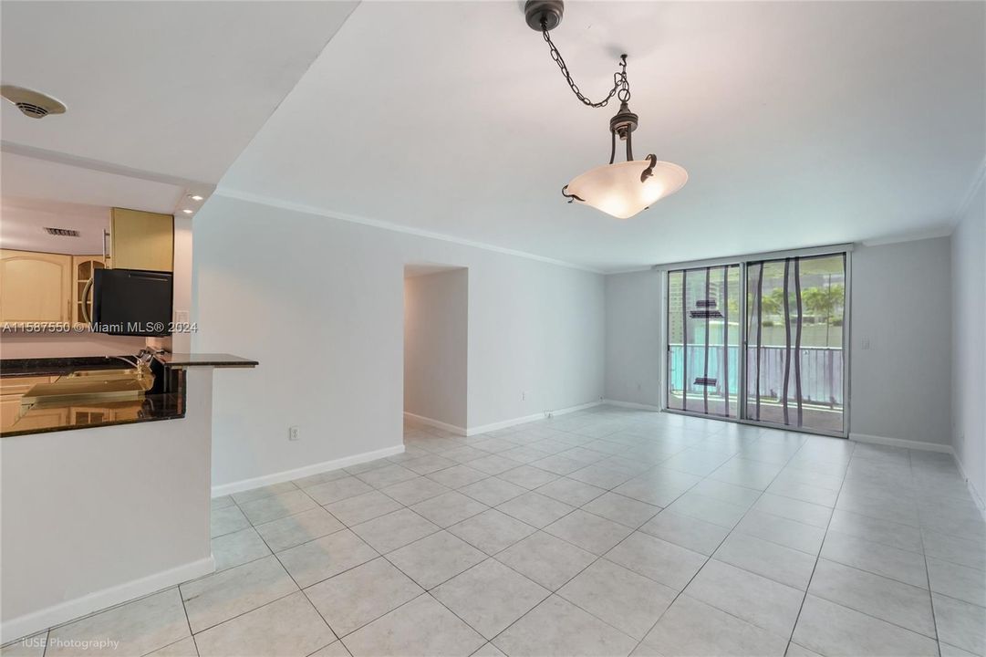 Recently Sold: $465,000 (2 beds, 2 baths, 1085 Square Feet)