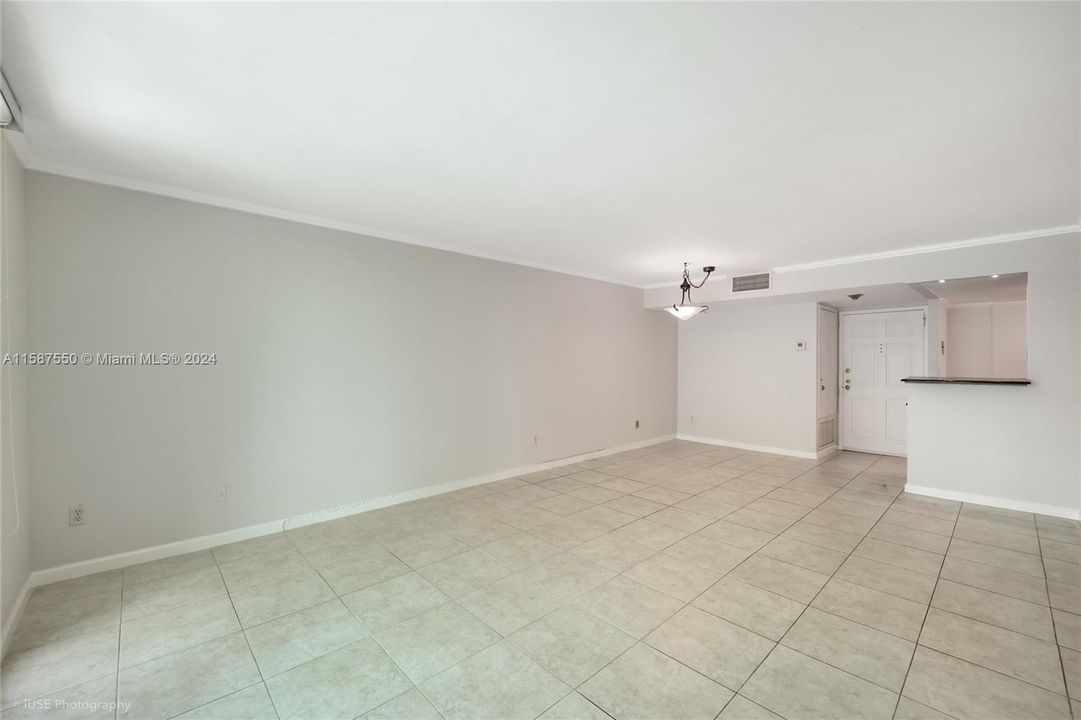 Recently Sold: $465,000 (2 beds, 2 baths, 1085 Square Feet)